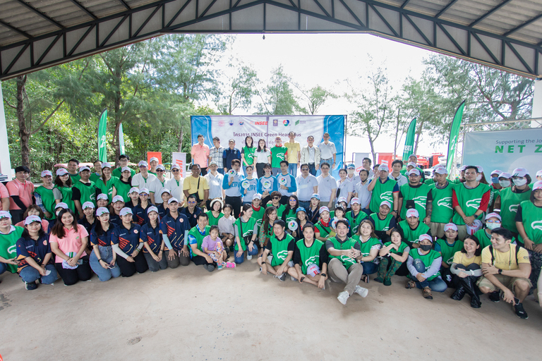Siam City Cement Group led by INSEE Ecocycle Holds Beach Cleanup and Mangrove Planting on International Coastal Cleanup Day